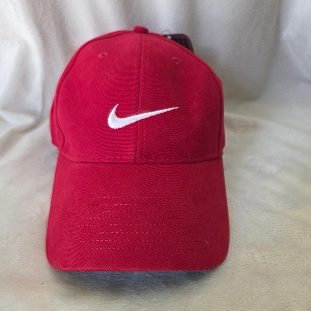 Nike Heritage 86 Red Adjustable Hat Swoosh 590908-648 NWT